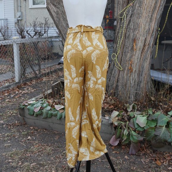 high waisted mustard leave patterned wide leg pants - Picture 5 of 6
